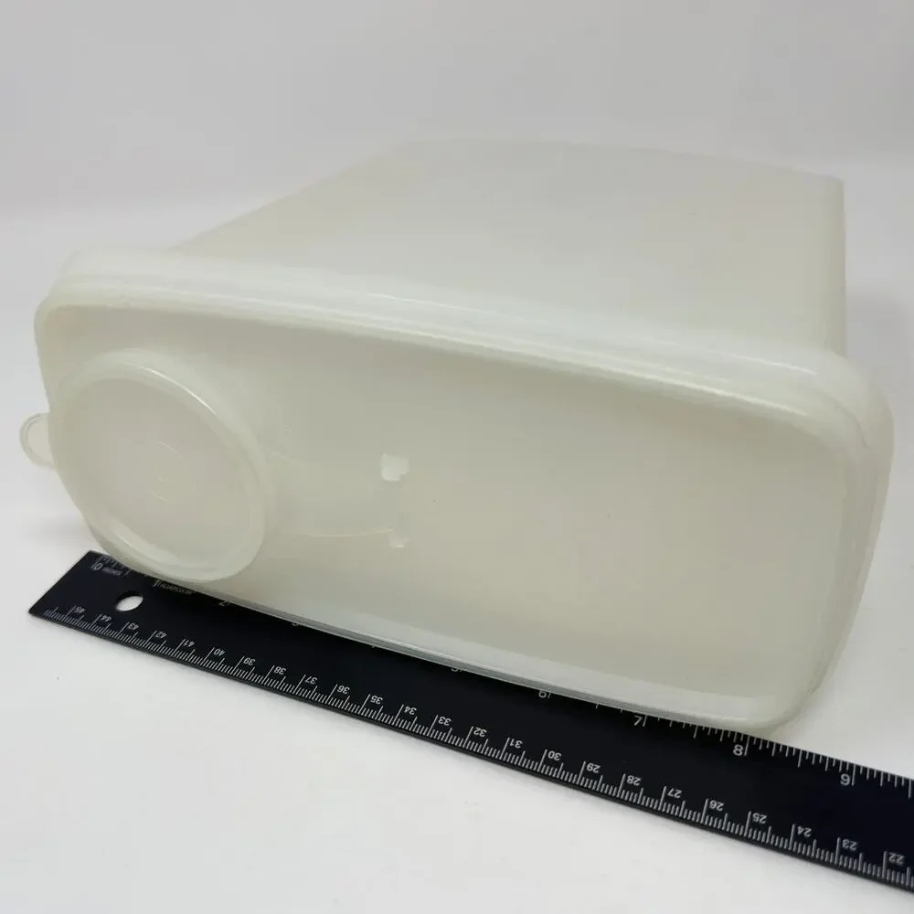 Tupperware Cereal Keeper Store-N-Pour Food Storage Container Flip Top Snap Lid